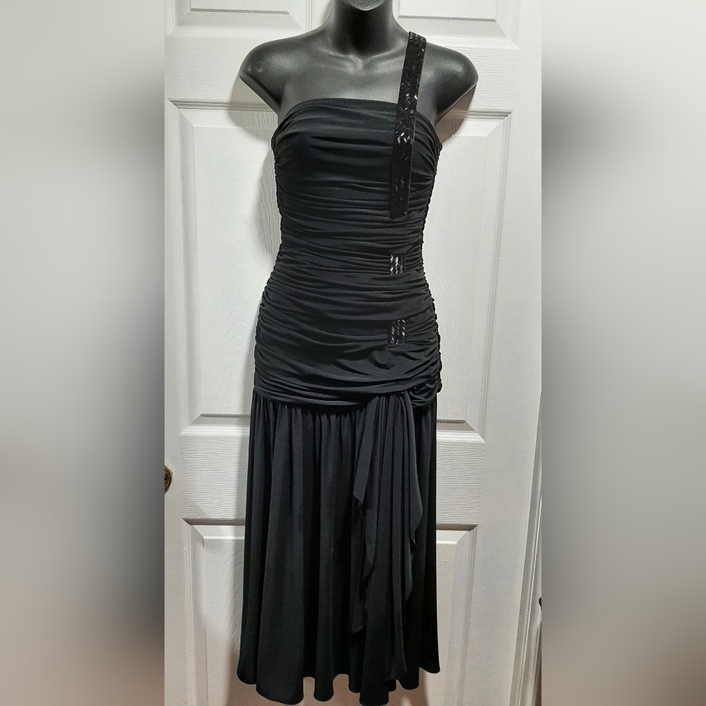 KIRA Little Black Dress With Lots of Detailing Size Large Like New